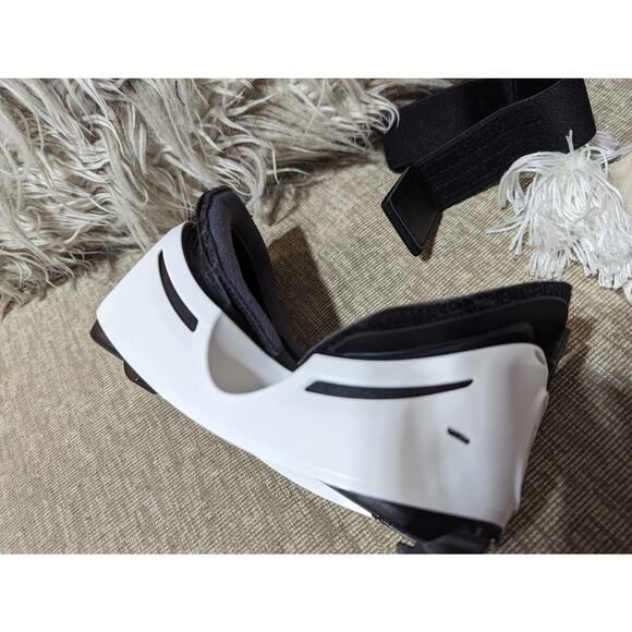 Samsung Gear VR Headset Powered By Oculus - Frost White - Missing Visor - Picture 7 of 7